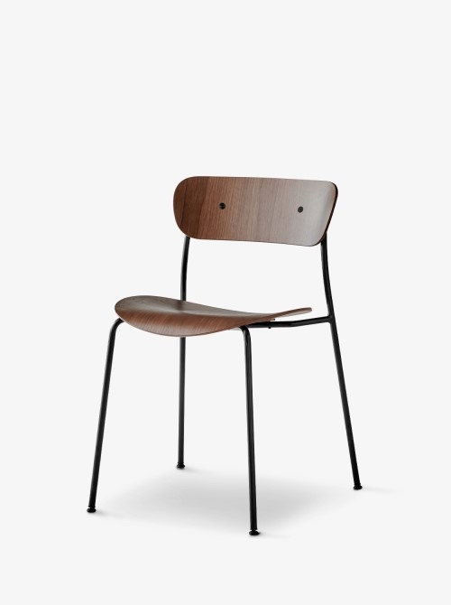 Pavilion AV1 in Lacquered Walnut Pavilion AV1 designed by Anderssen And Voll &Tradition, Pavilion dining chair by &Tradition