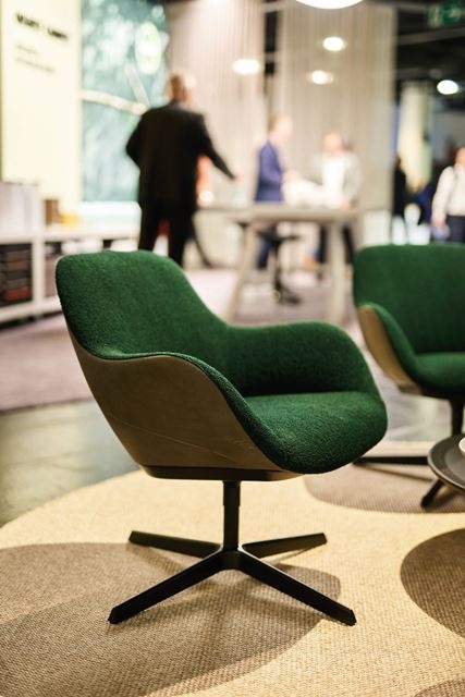 Sheru Armchair with 4 star base Sheru Armchair designed by EOOS for Walter Knoll