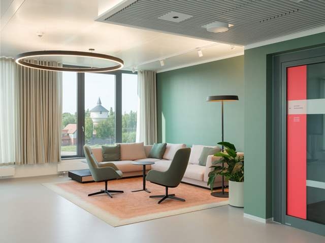 Sheru Lounge Chair with 4star base Sheru Lounge Chair designed by EOOS for Walter Knoll