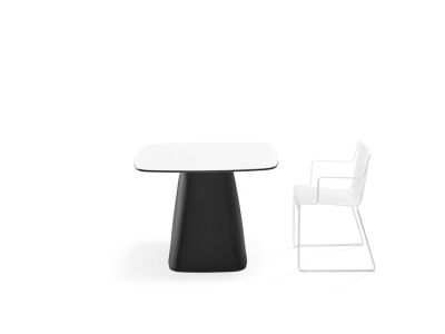 Kono Table by derlot, Kono planter by derlot, derlot commercial furniture 